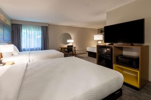 Days Inn by Wyndham Racine/Sturtevant image 9
