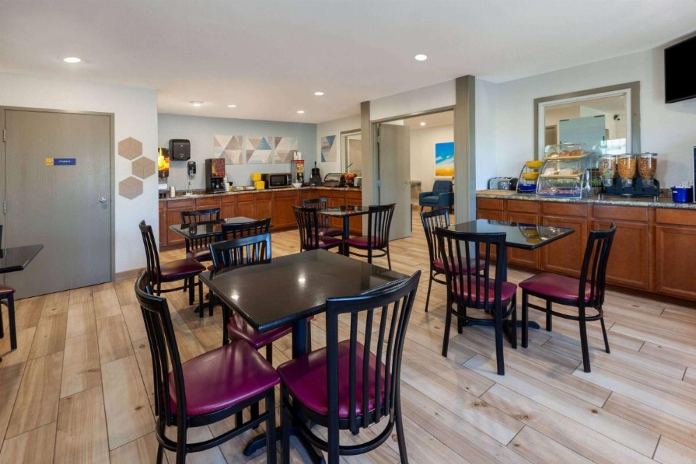 Days Inn by Wyndham Racine/Sturtevant Image 6